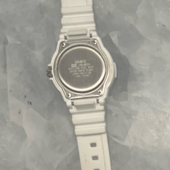 Casio white band, multicolor face - Picture 3 of 5